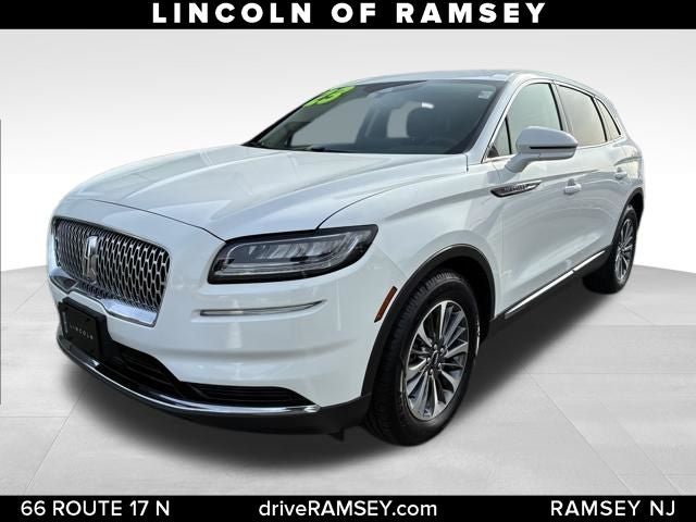 2023 Lincoln Nautilus Standard in White Metallic — front three-quarter view
