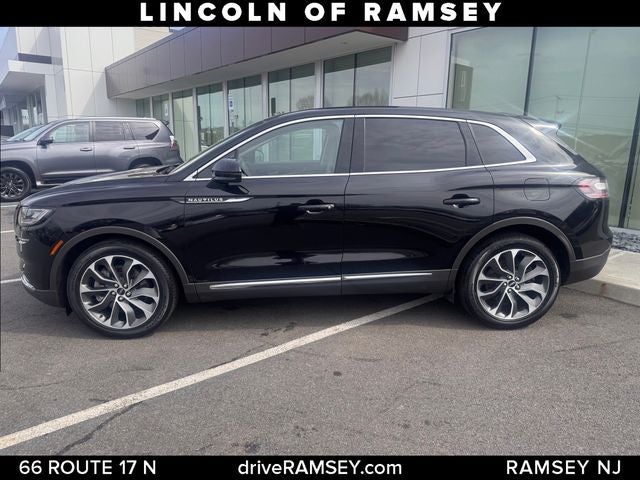 2022 Lincoln Nautilus — side profile view