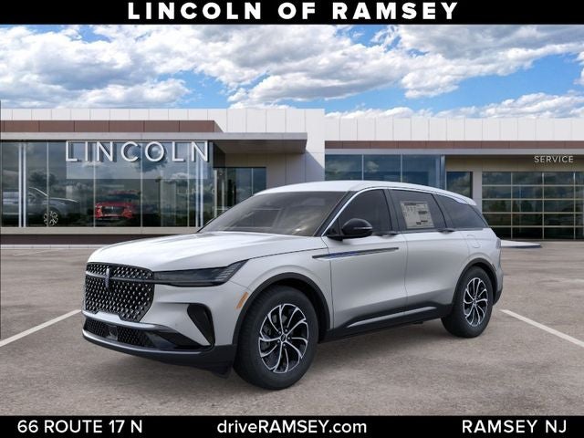 2026 Lincoln Nautilus Premiere in Silver Radiance Metallic Clearcoat — front three-quarter view