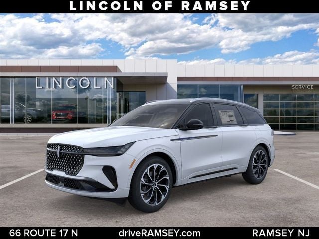 2026 Lincoln Nautilus Reserve in White Platinum Clearcoat Metallic — front three-quarter view