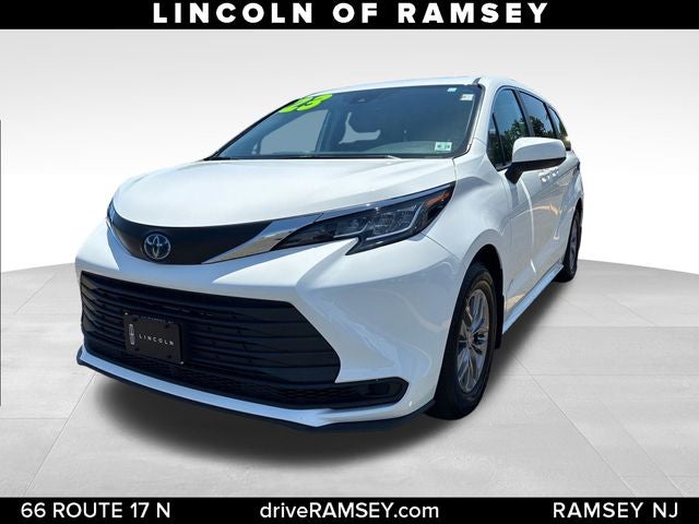 2023 Toyota Sienna LE 8 Passenger in Ice — front three-quarter view